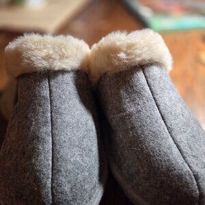 Canadian FOAMTREADS Casual Shoes Lodge Slipper Felt Size 9 /40 new no box